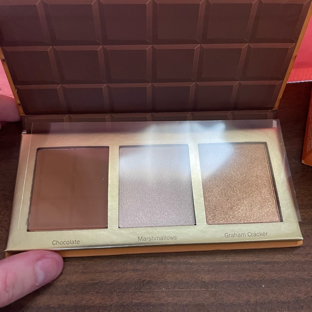 highlighter & contour palette